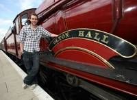 Filename=MattWithTrain.jpg
Filesize=7KiB
Dimensions=200x146
Date added=Aug 20, 2009 MattWithTrain.jpg